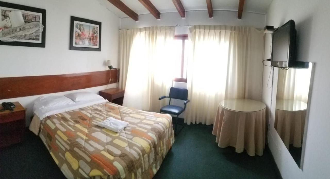Hospedaje Oscar'S Acomodação com café da manhã 