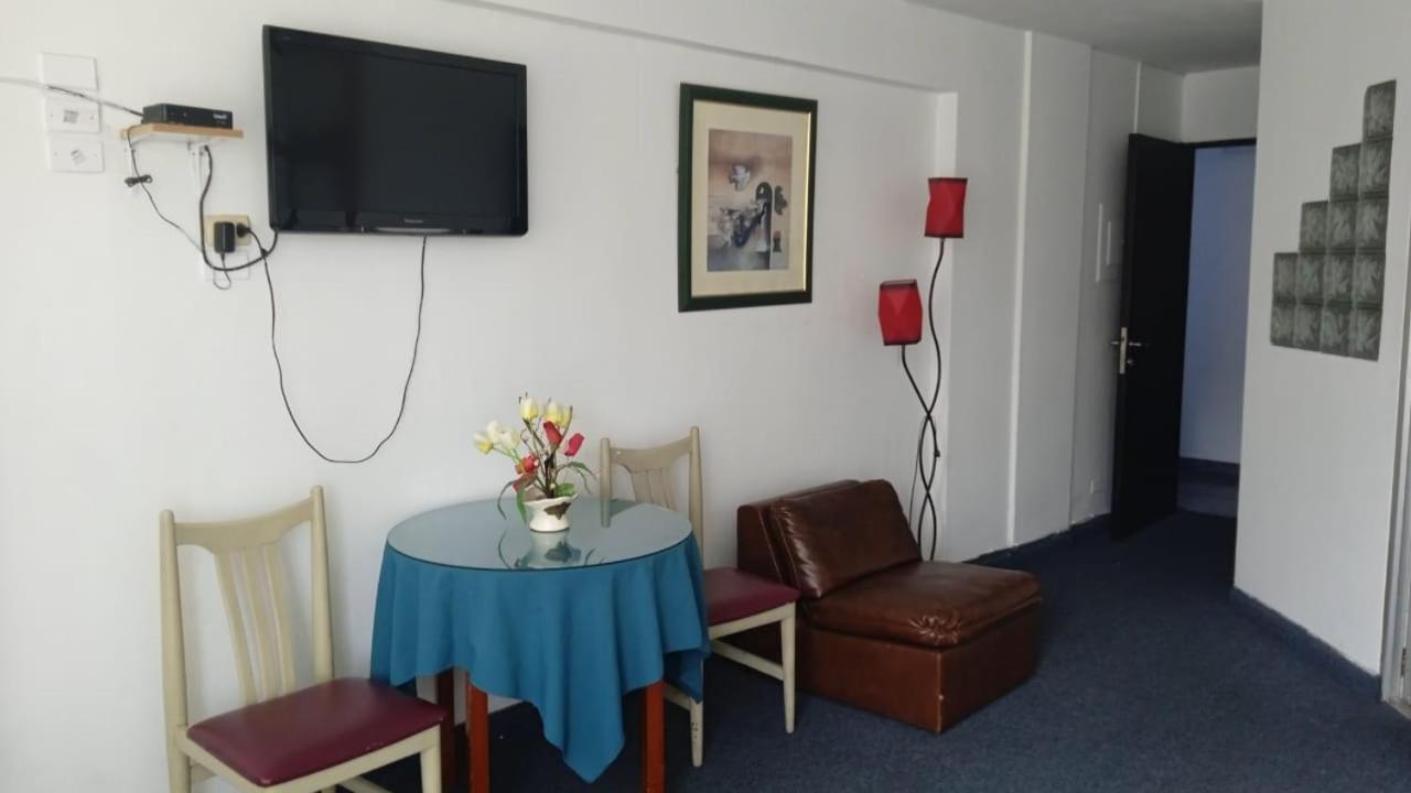 Hospedaje Oscar'S Acomodação com café da manhã  3*